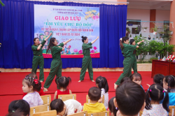 Hình ảnh Giao lưu "Em yêu chú bộ đội" nhân kỷ niệm nagyf thành lập Quân đội nhân dân Việt Nam 22/12/2024