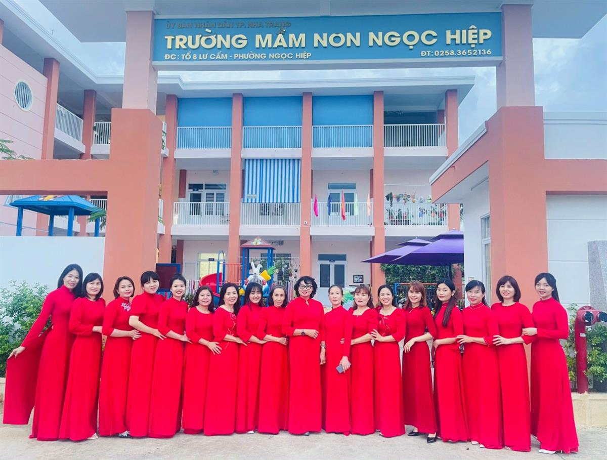 CBQL, GV, NV trường Mầm non Ngọc Hiệp