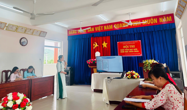 KHAI MẠC HỘI THI “GIÁO VIÊN DẠY GIỎI” CẤP TRƯỜNG, NĂM HỌC 2025 - 2026