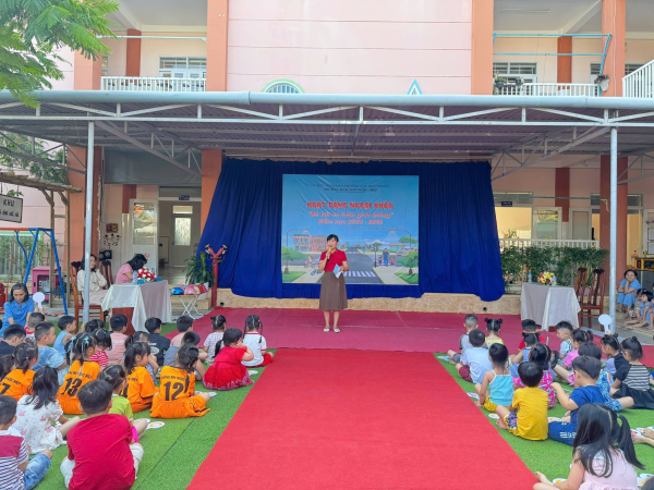 HOẠT ĐỘNG NGOẠI KHÓA CHƯƠNG TRÌNH “TÔI YÊU VIỆT NAM”  CHỦ ĐỀ: “BÉ VỚI AN TOÀN GIAO THÔNG”