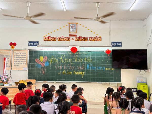 TRƯỜNG MẦM NON NGỌC HIỆP TỔ CHỨC CHO TRẺ MG 5-6 TUỔI THAM QUAN, GIAO LƯU TRƯỜNG TIỂU HỌC NGỌC HIỆP 