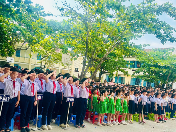 TRƯỜNG MẦM NON NGỌC HIỆP TỔ CHỨC CHO TRẺ MG 5-6 TUỔI THAM QUAN, GIAO LƯU TRƯỜNG TIỂU HỌC NGỌC HIỆP 
